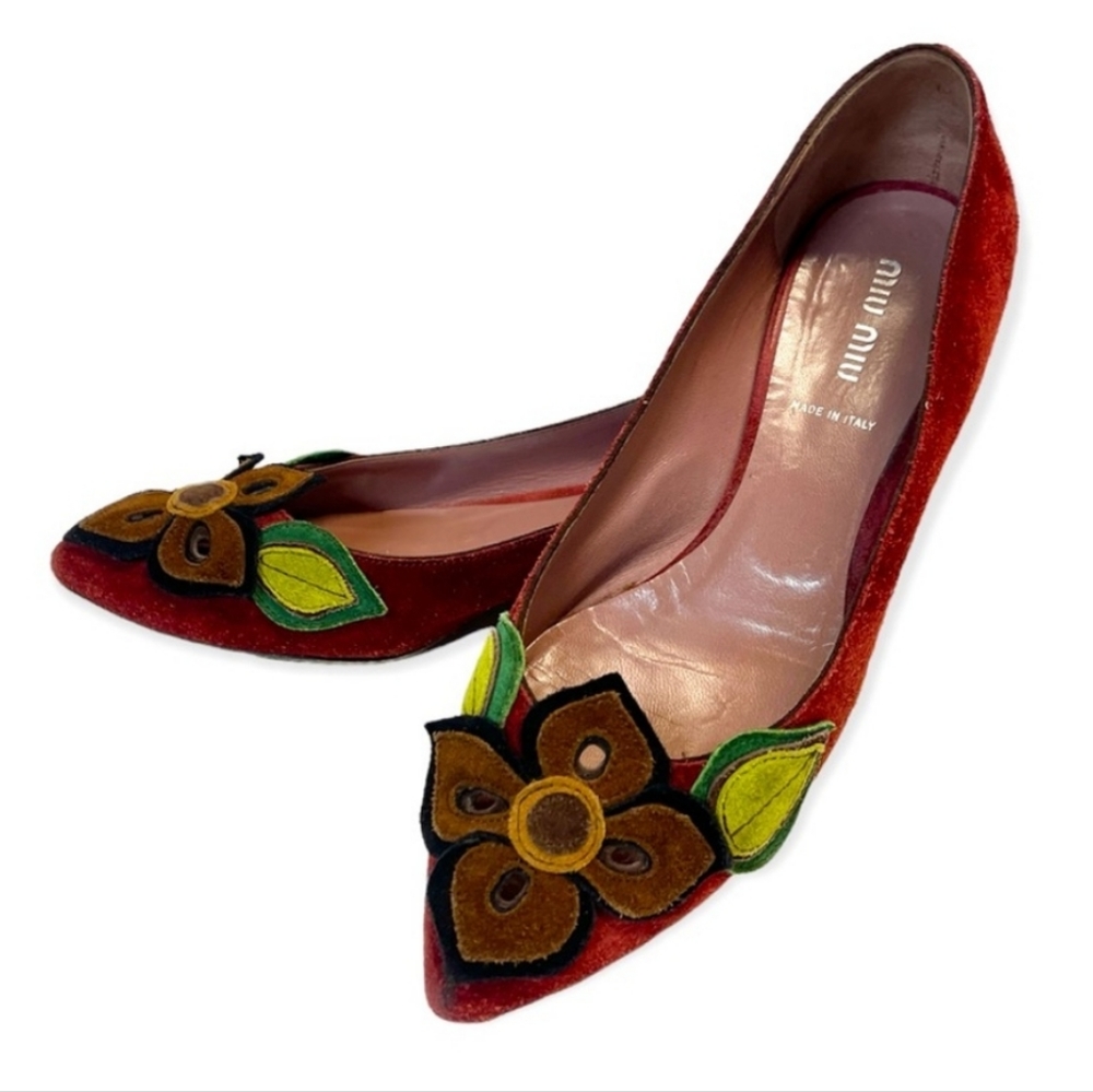 Miu Miu Suede Red Flower Pointed Flat Shoes Balle… - image 1